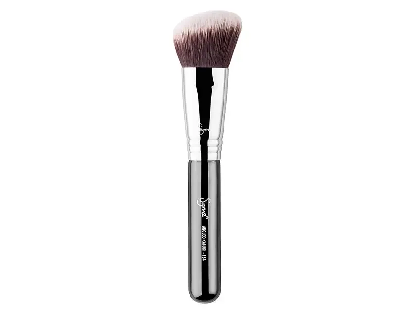 angled kabuki brush
