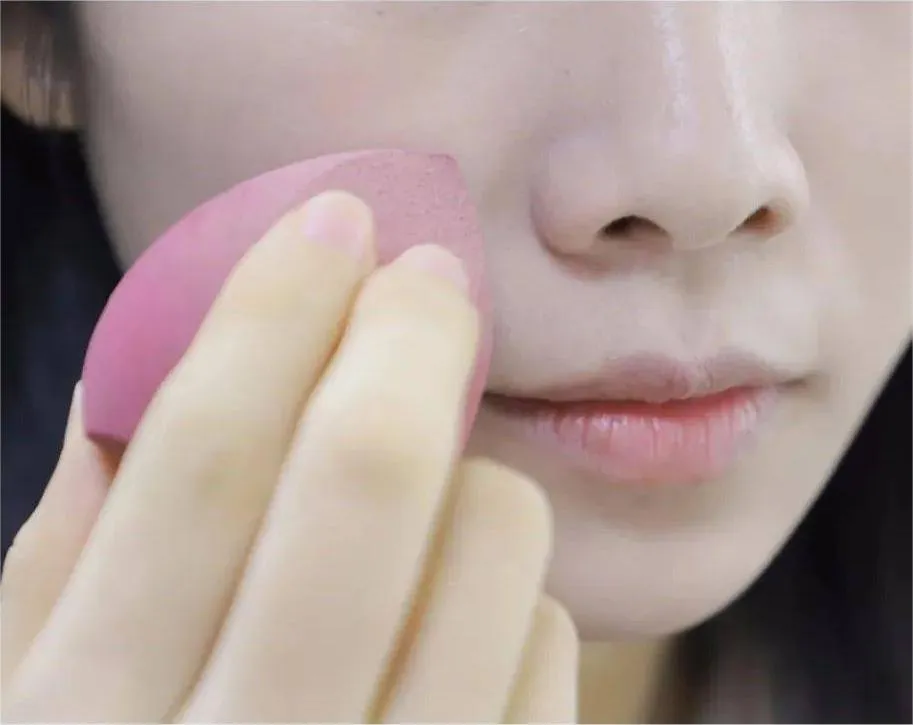 concealer sponge
