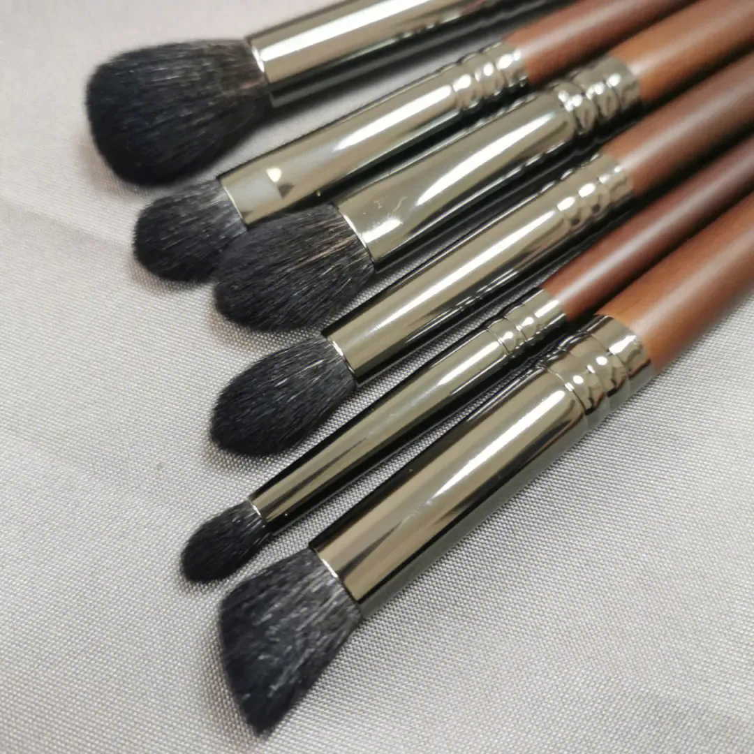 types of eyeshadow brush