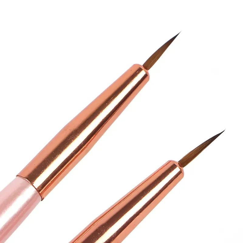 thin eyeliner brush