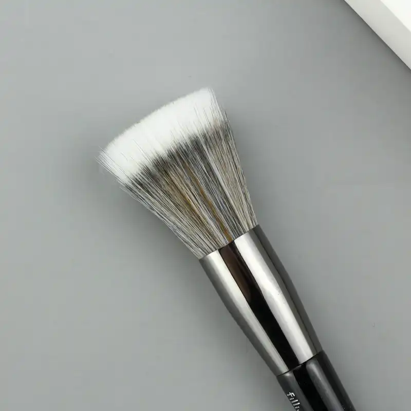 Duo-Fiber Stippling Brush