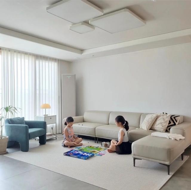 elegant modern furniture