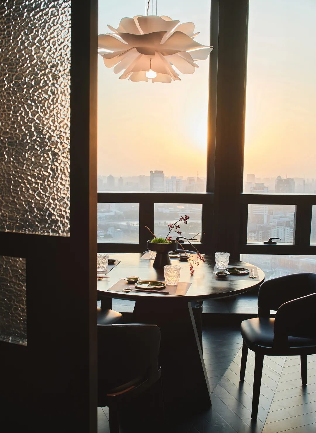 //www.teemliving.com/Ditre/dining-table/HM0324-JZ-2080T.html