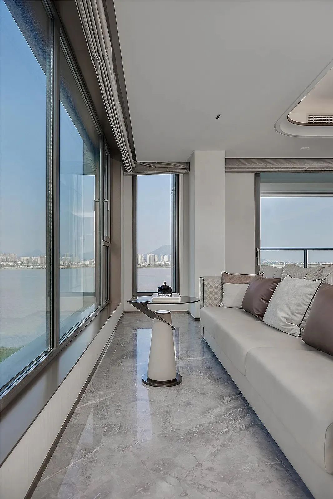 panoramic river view mansion