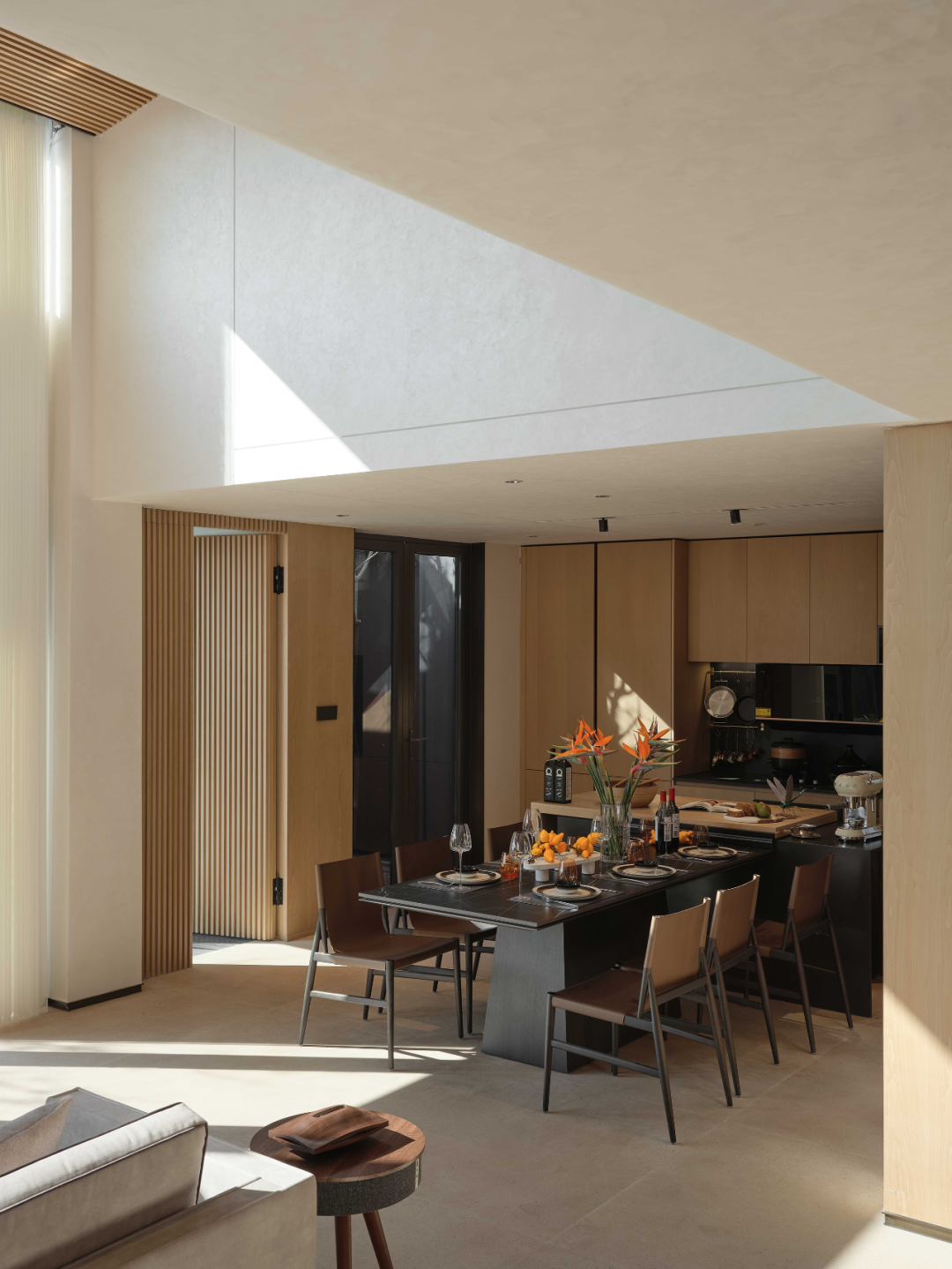 //www.teemliving.com/Ditre/dining-table/HM0324-609.html
