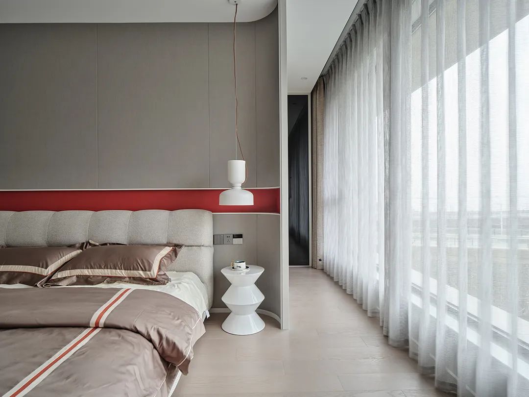 light luxury home