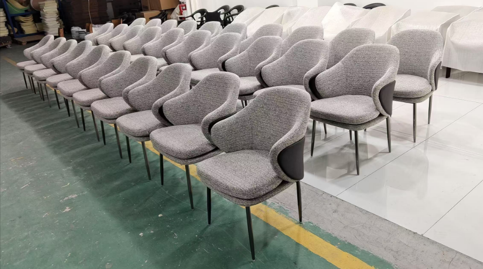 Ergonomic Upholstered Dining and Leisure Chair