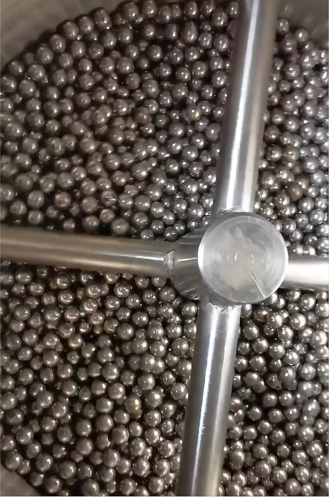 Chocolate grinding machine