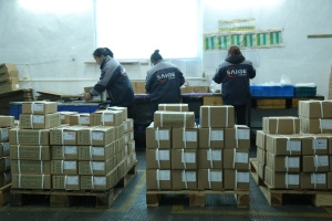 Manual quality inspection and packaging