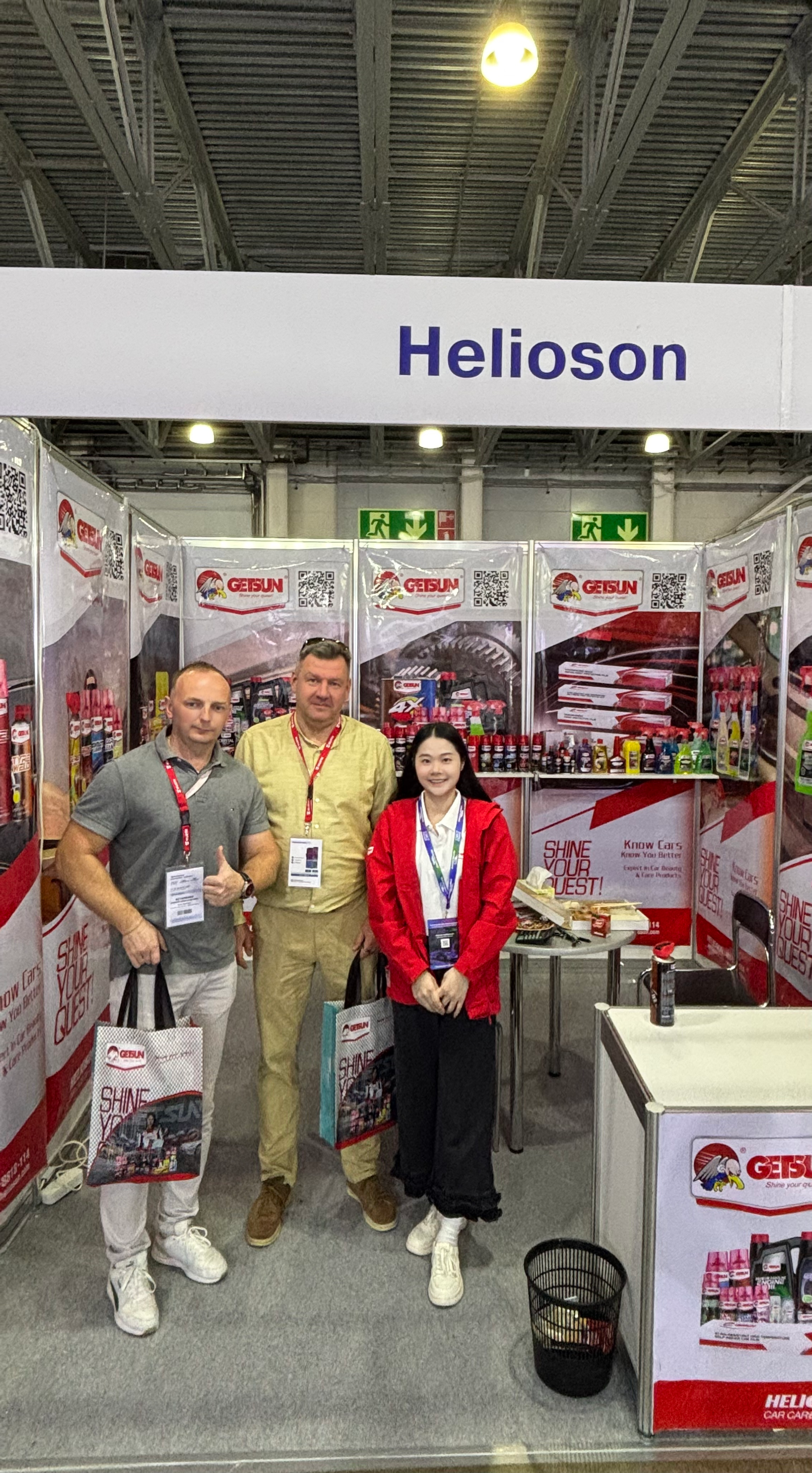 GETSUN representatives posing with Wurth Belarus team at Moscow Crocus Expo IEC 2025