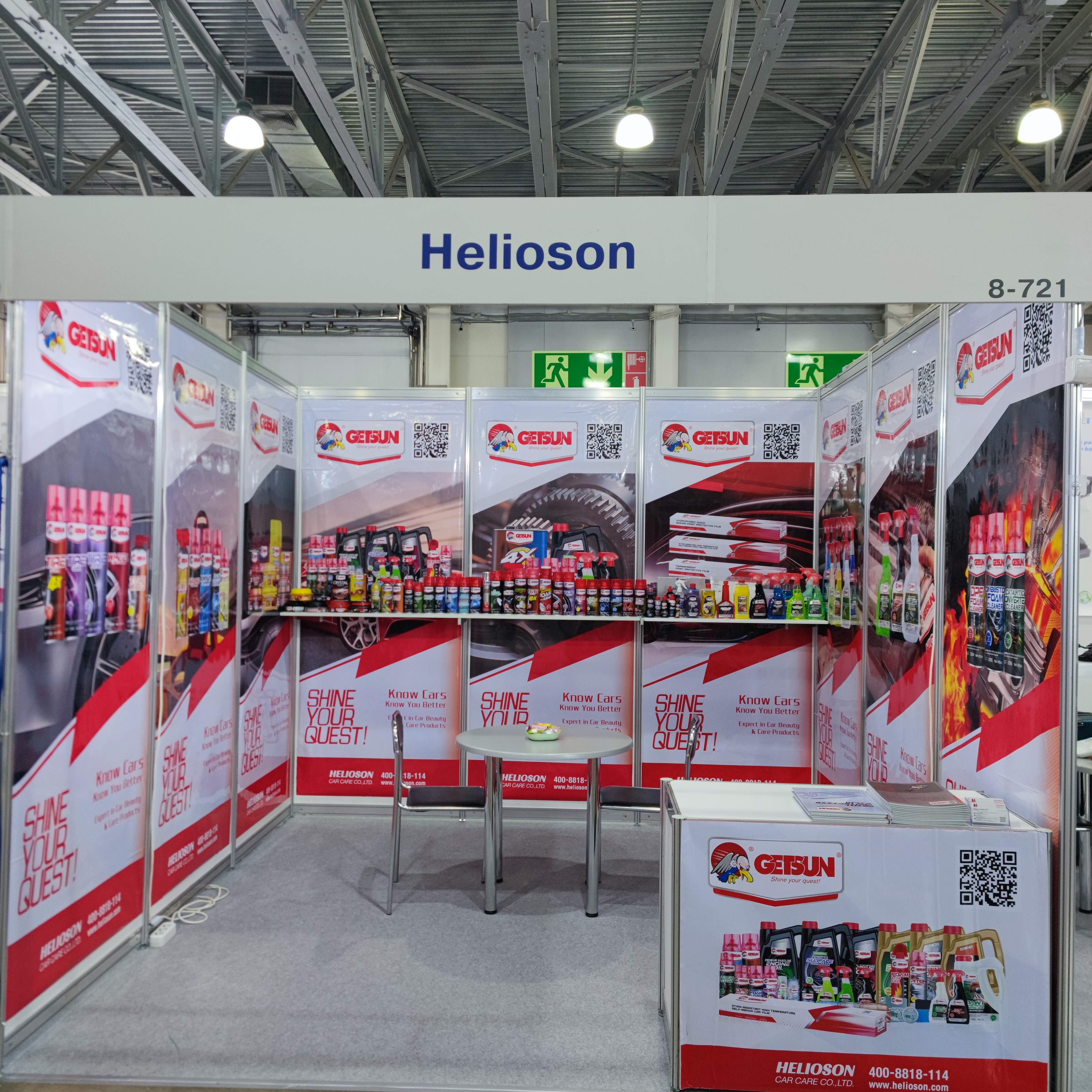 Group photo with diverse clients at GETSUN booth, Moscow Crocus Expo 2025