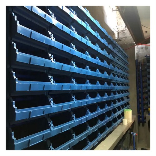 G AND N FORTUNE LIMITED's Crab box restaurant: hydroponic crab gear for eateries.