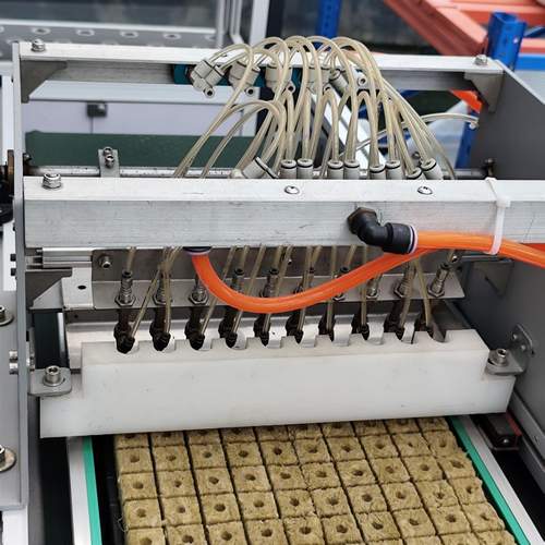 G AND N FORTUNE LIMITED’s hydroponic tool has hydro seed machine.