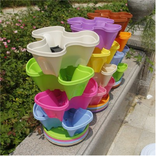 Flower Pot Lamp from G AND N FORTUNE LIMITED combines hydroponic gardening and décor.