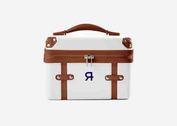 Mark & Graham Terminal 1 cosmetic case