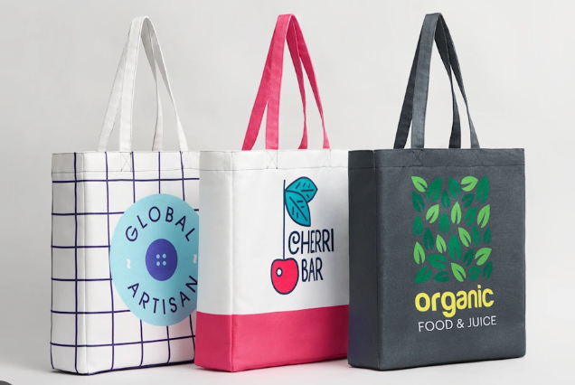 Discover how XINHUI offers fully customizable tote bags with various materials, prints, and branding options. Perfect for promotions, fashion, and retail businesses.