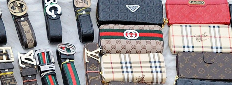Discover the pros, cons, and risks of replica bags vs original designer handbags. Make an informed choice before you buy your next bag.