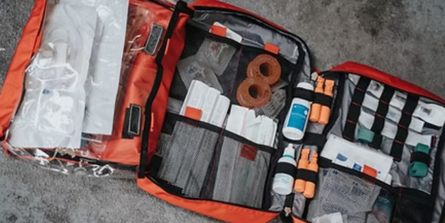Discover what to pack in a school emergency bag. From health essentials to comfort items, this guide helps parents prepare their children for unexpected situations at school.