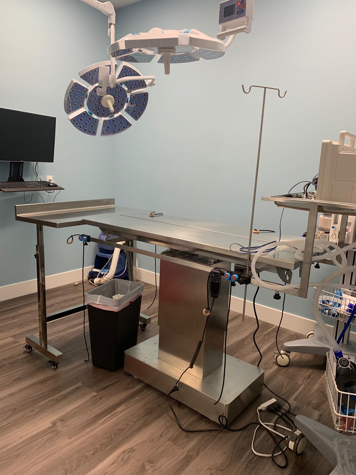 mecanvet-operating-table-in-vet-hospital