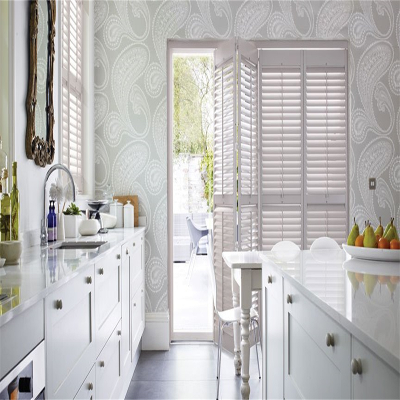 plantation shutter