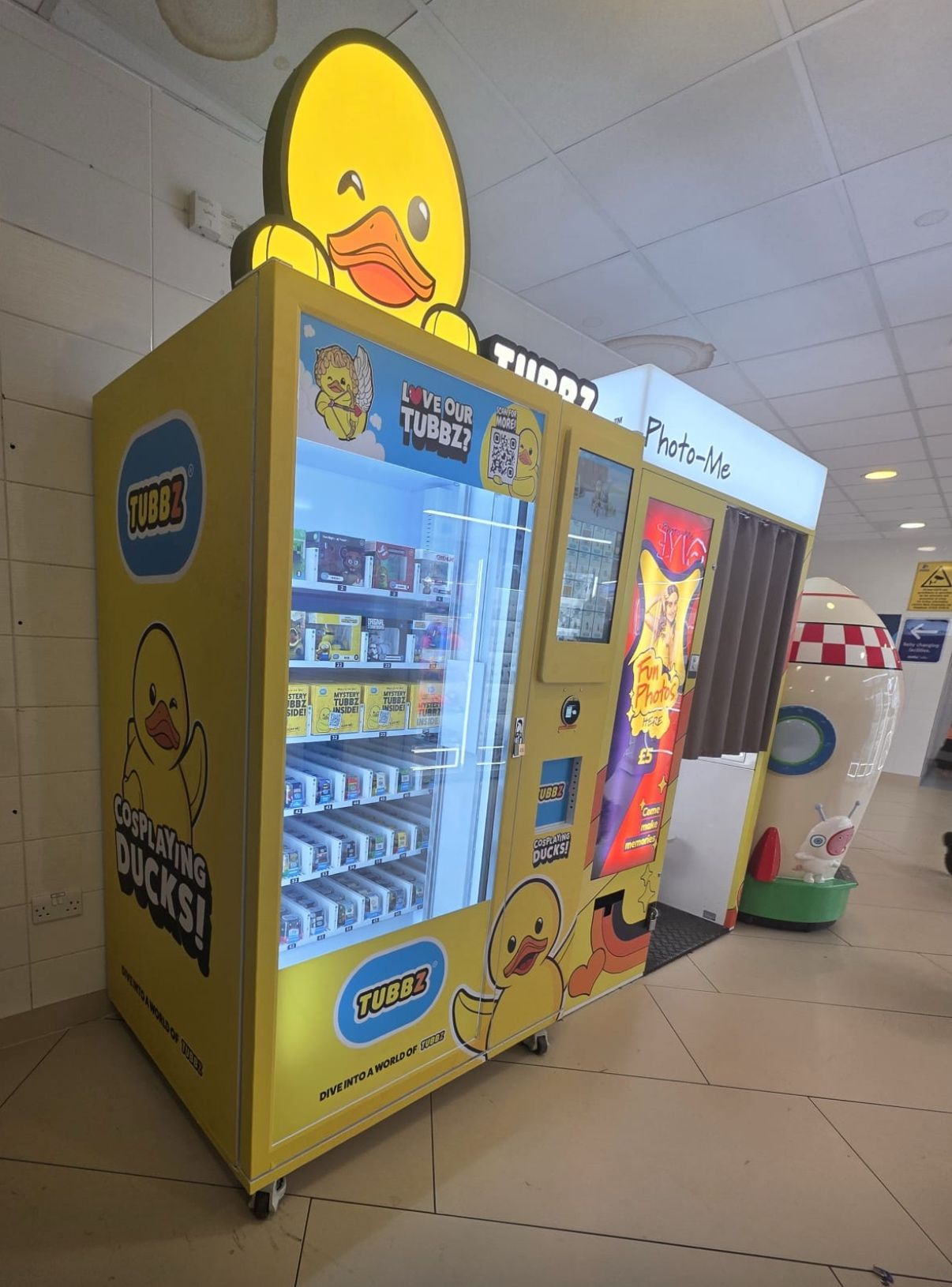 A UK customer use our xy aixs vending machine to sell the toys in the shopping mall.
