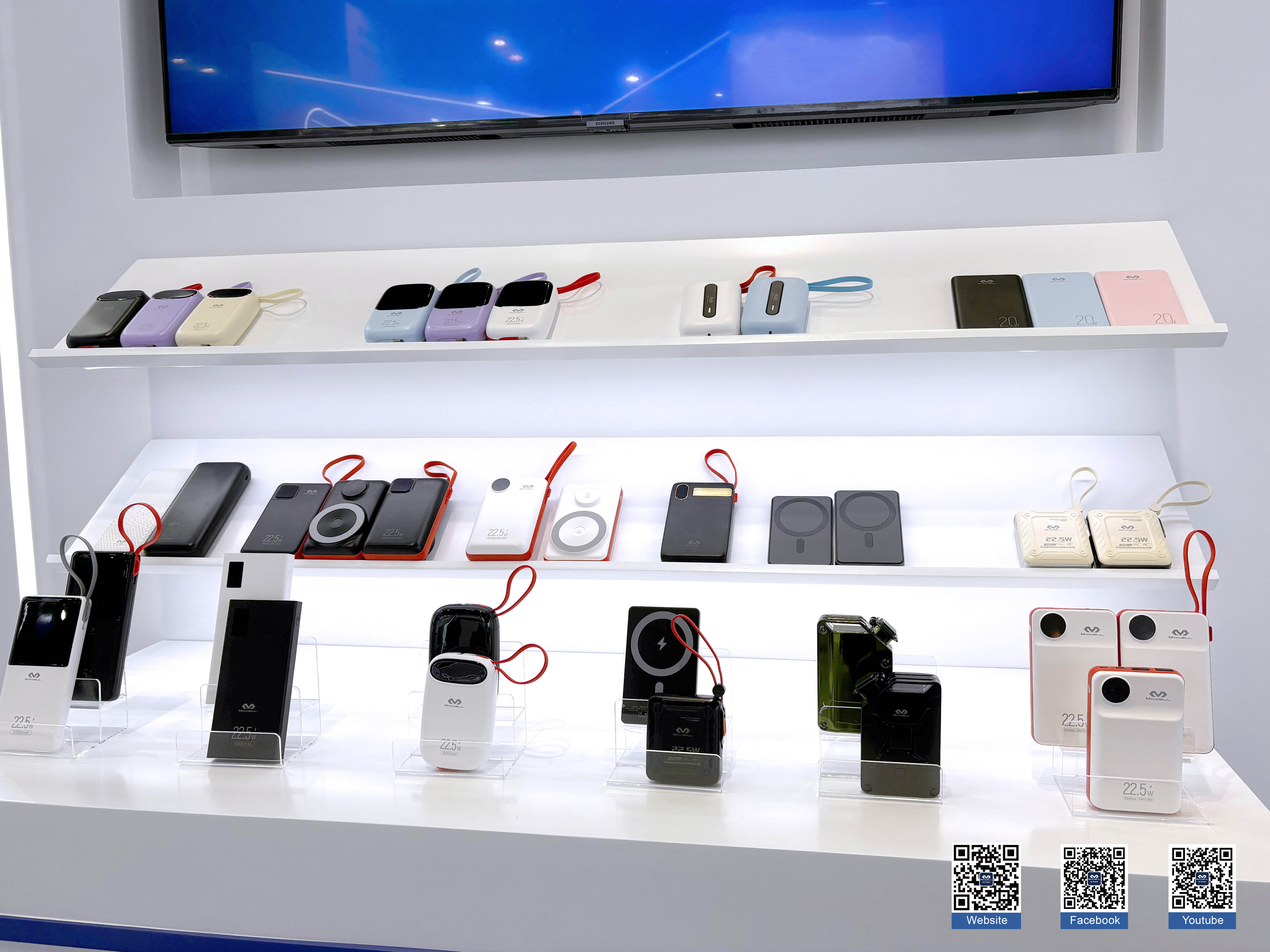 Magnetic wireless power banks