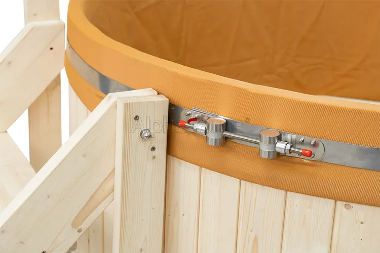 alphasauna_cedar_hot_tub