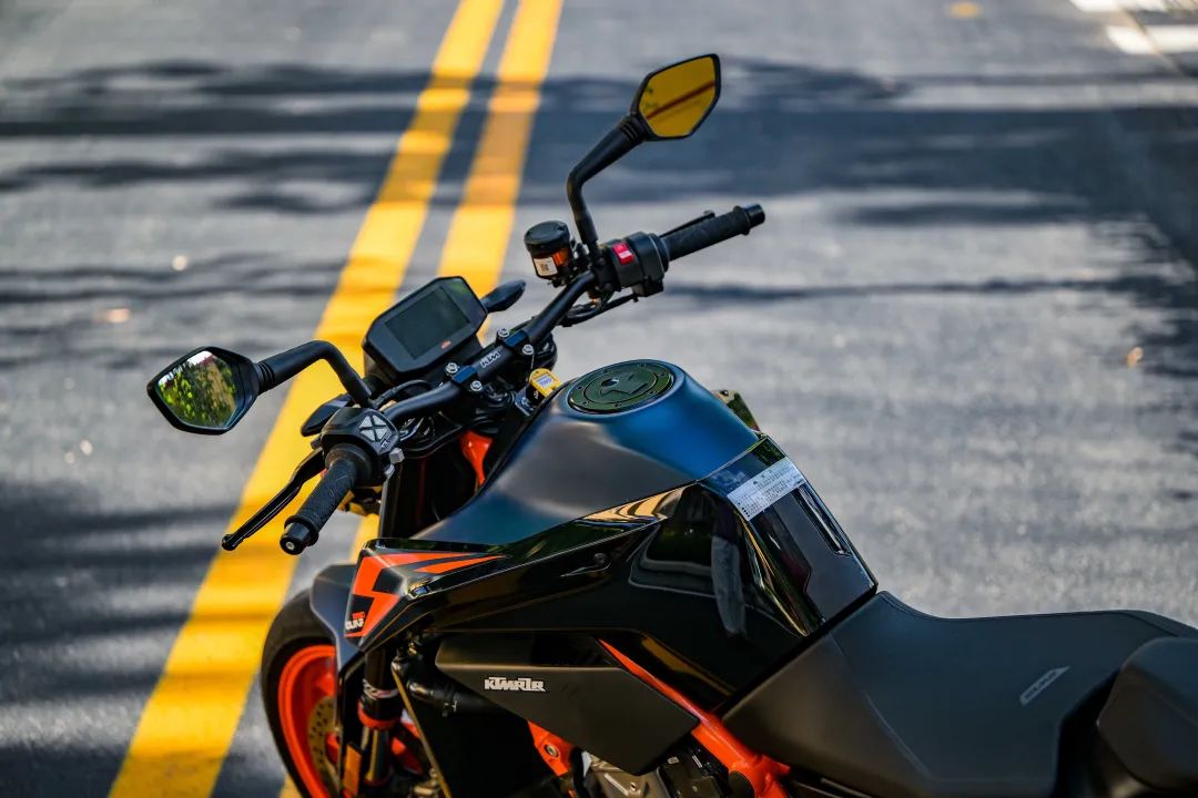 KTM 890 DUKE R!