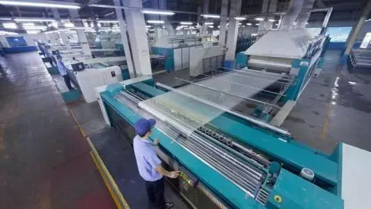 Why do yarns need to be sized? What are the requirements?