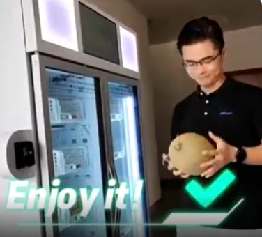 EE.UU.: Máquina expendedora de snacks y bebidas en EE.UU. Máquina expendedora inteligente Micron para vender coca cola y patatas fritas