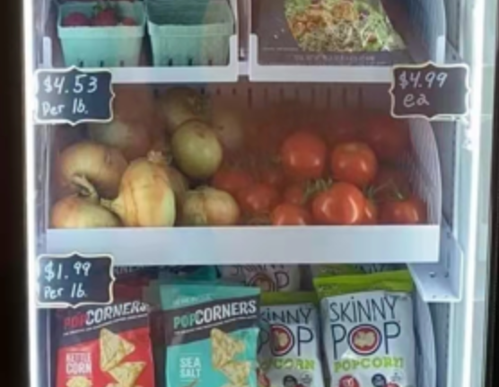 USA: Fruit Snack Drink Vending Machine in USA. Micron Smart Vending.