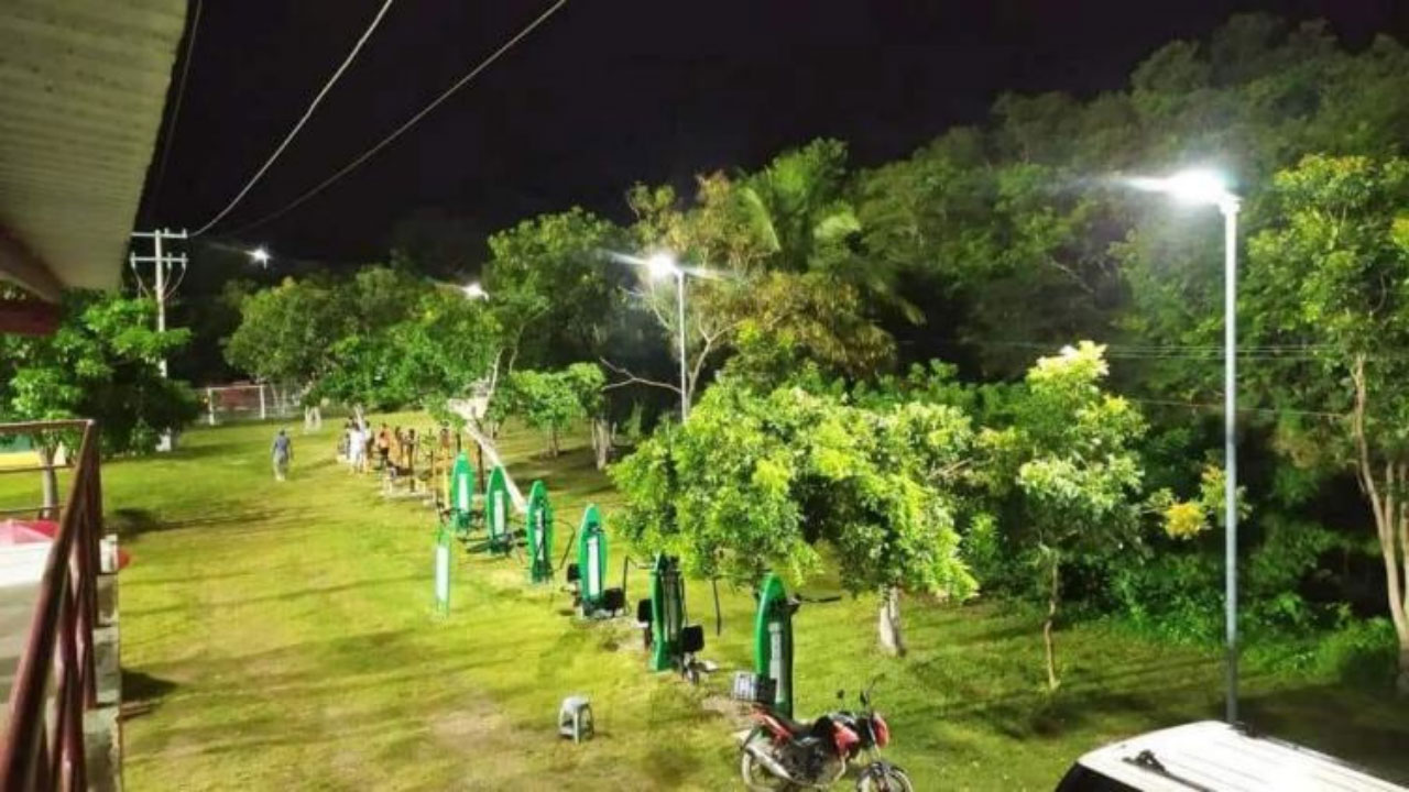 solar street light