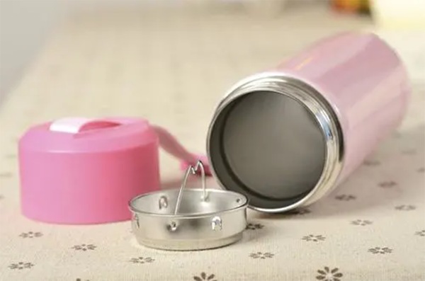instructions for daily use of vacuum insulated water bottle