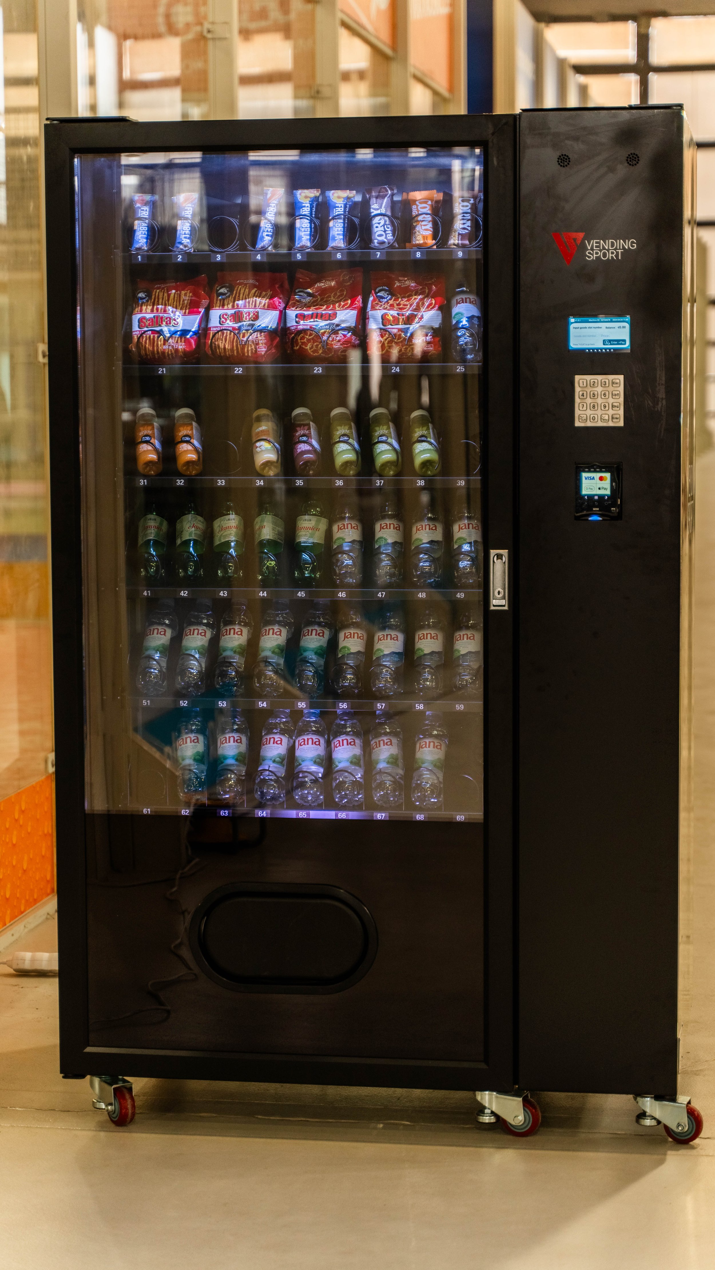 How Smart Sports Vending Machines Are Revolutionizing Gyms and Athletic Facilities