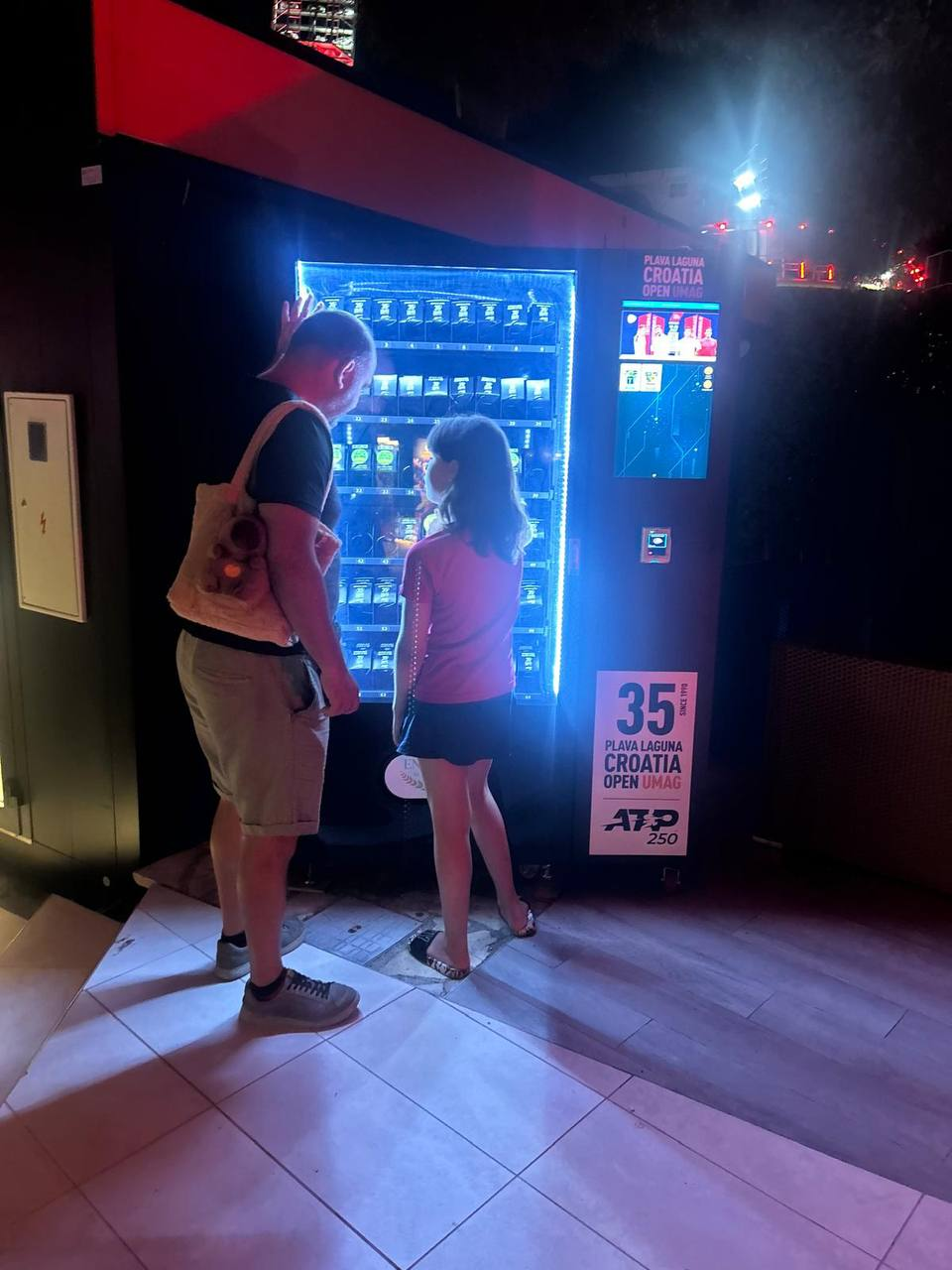 How Smart Sports Vending Machines Are Revolutionizing Gyms and Athletic Facilities