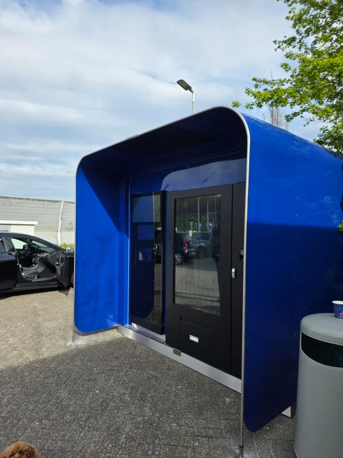 Outdoor Vending Machine 24/7 Street Market in the Netherlands