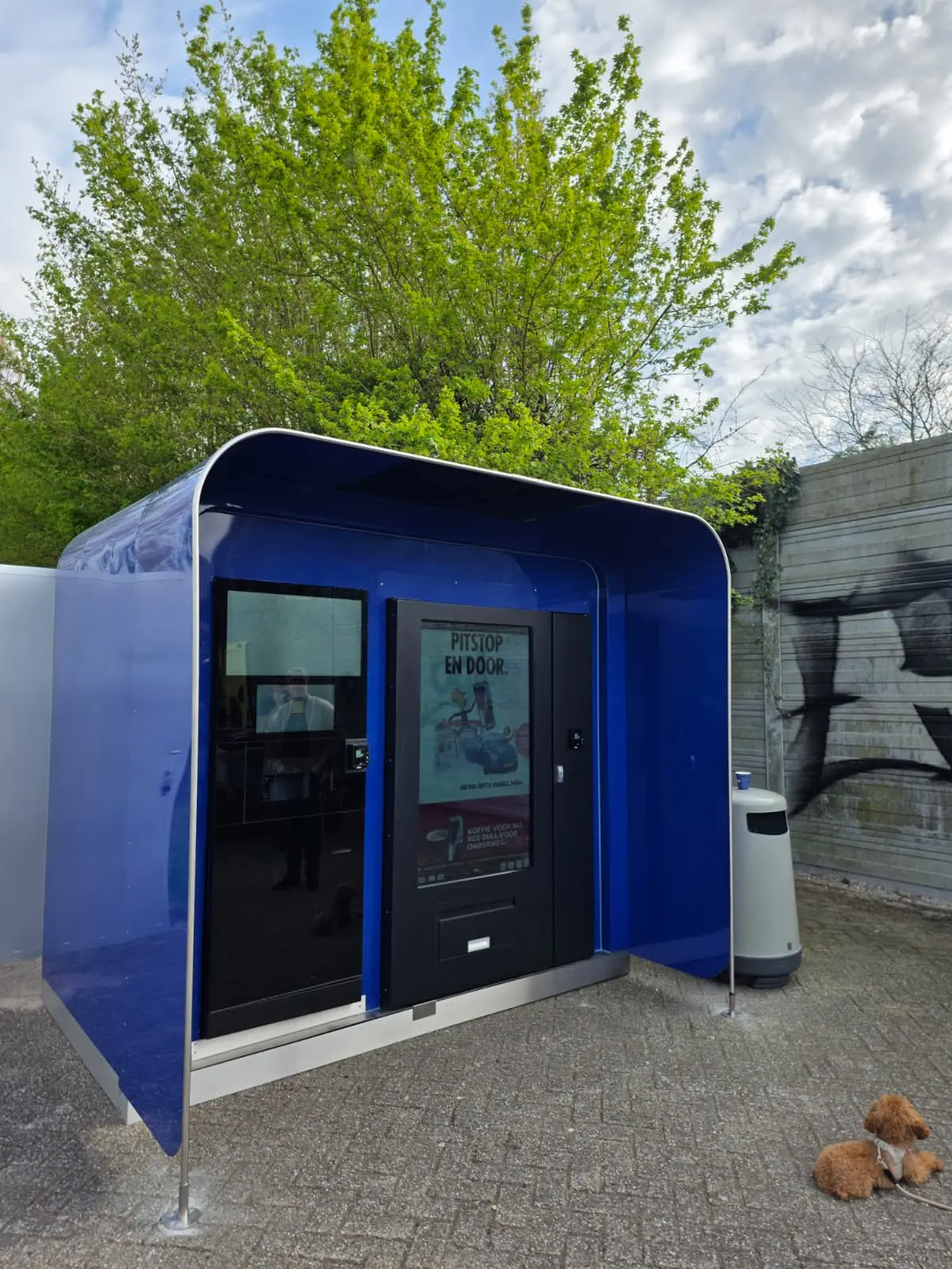 Outdoor Vending Machine 24/7 Street Market in the Netherlands