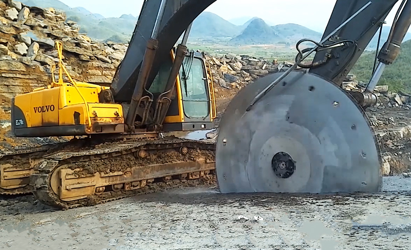 Digging And Changing Hydraulic Rock Saw, Cutting Speed Is Really Rock Nemesis