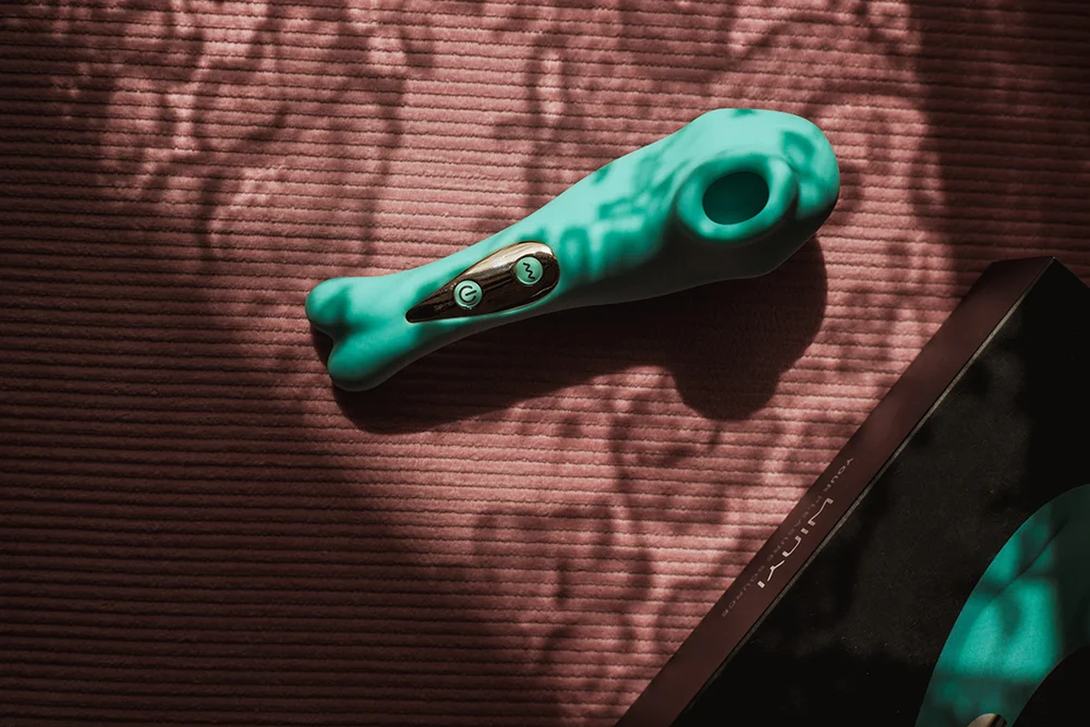 WY0528-Honey clitoral stimulator sucking vibrator-WINYI oem odm factory wholesale-priviate label sex toy-OEM ODM service available factory-Wide Range Of Quality Products-Industry-trusted Vendor-Private Label full customization-WINYI-Official Websiteszwinyi.com/winyi.net