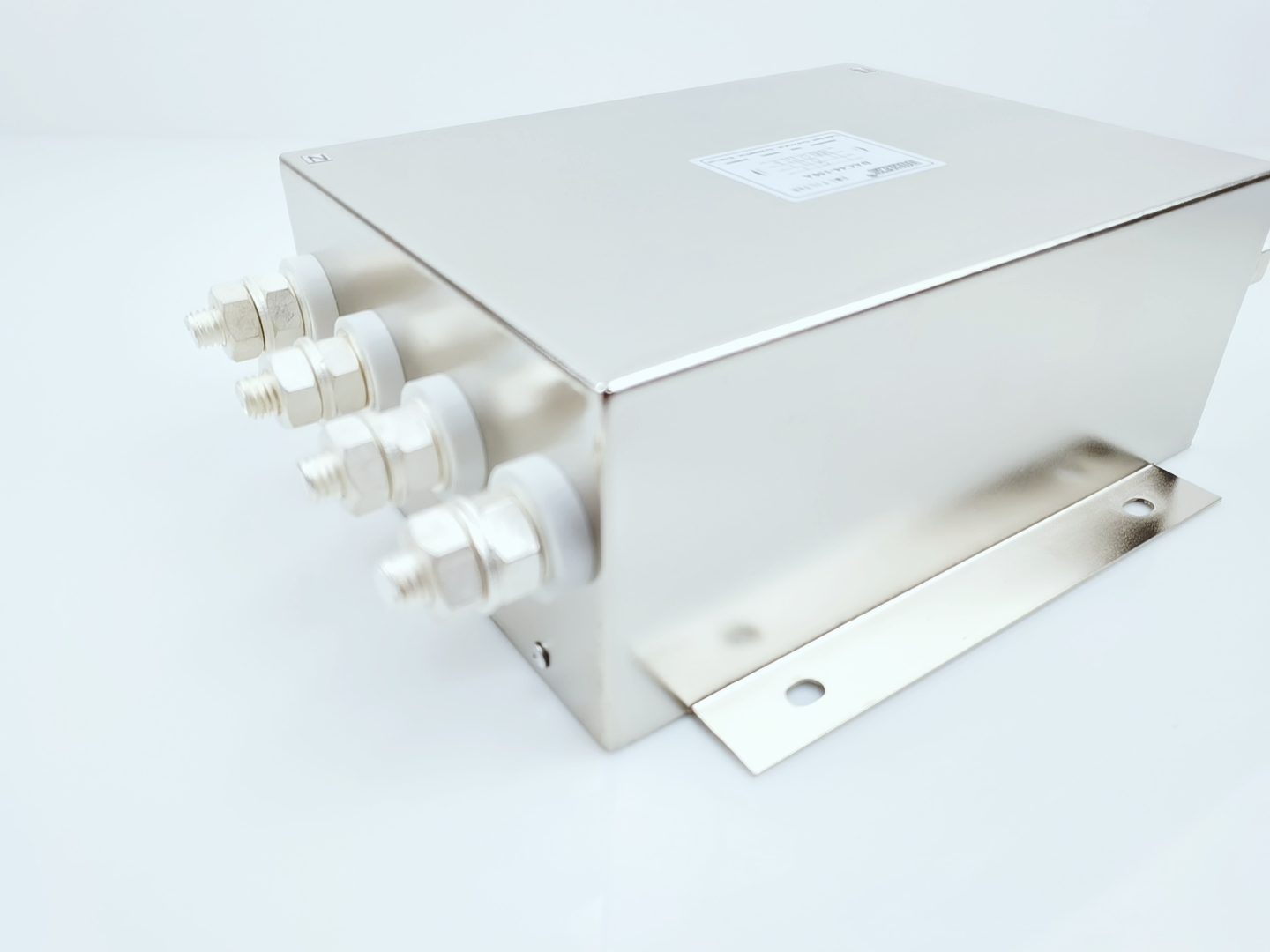 three-phase three-wire filter and three-phase four-wire filter