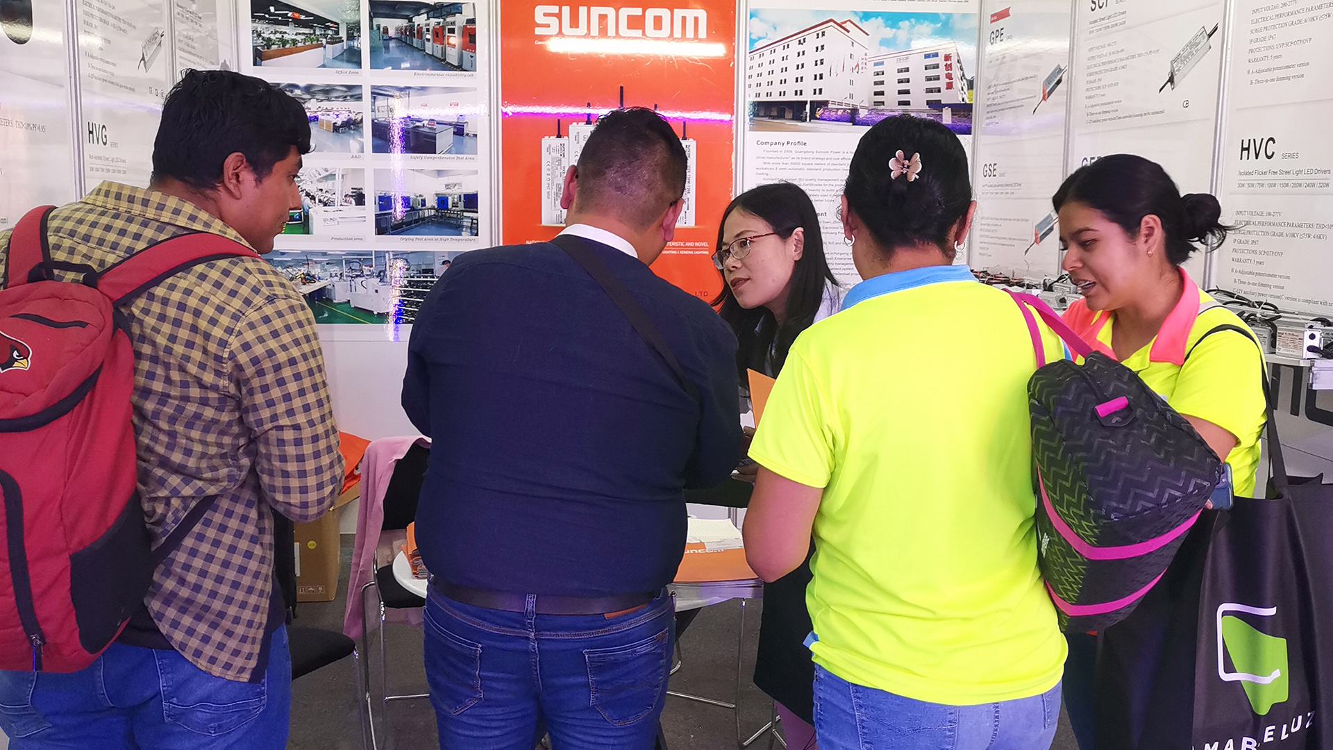Suncom staff is introducing the products to customers