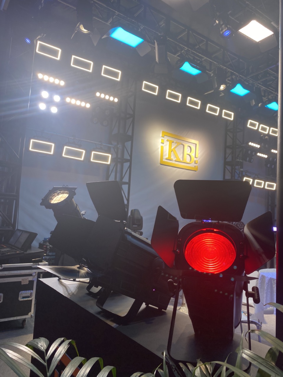 fresnel led manufacturer, theatre lighting supplier