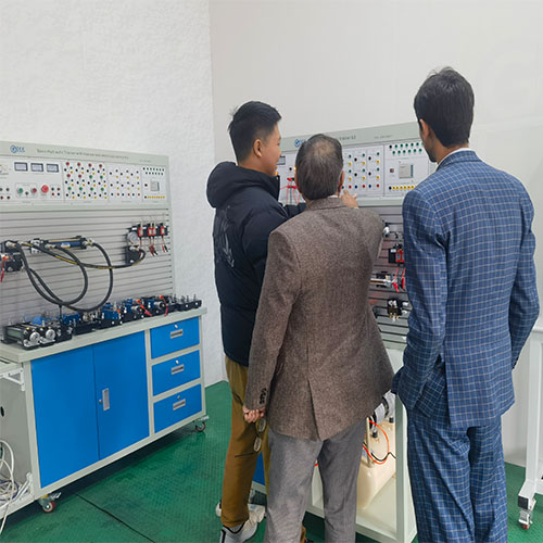 hydraulic and pneumatic training equipment
