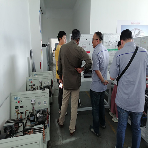 automotive training equipment manufacturing workshop