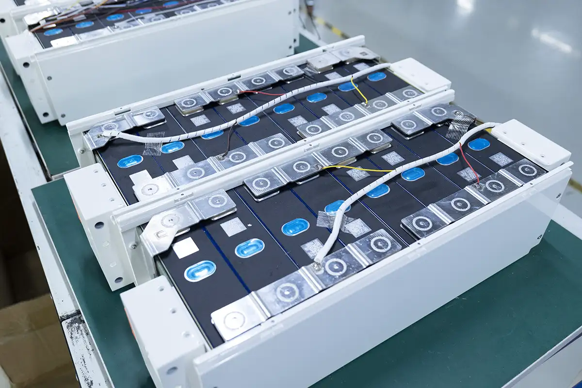 Peso de la batería de almacenamiento de energía y capacidad de almacenamiento de energía