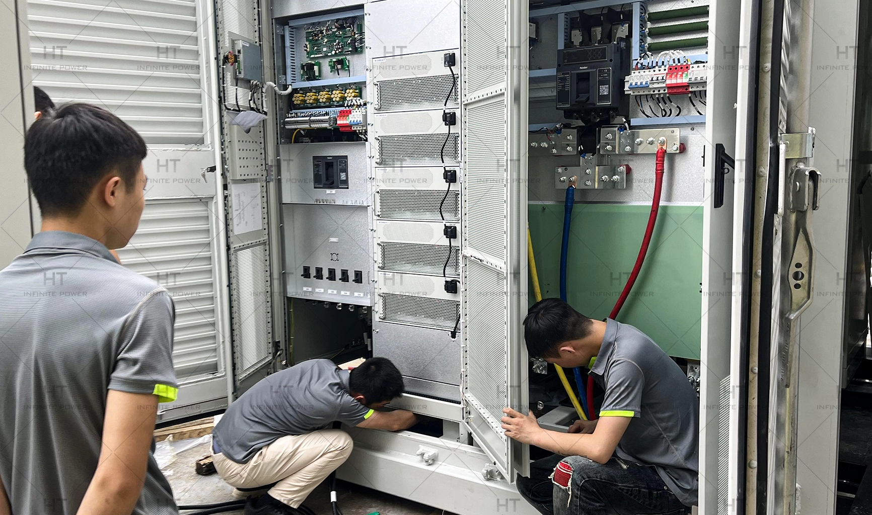 HT infinite power installatieapparatuur