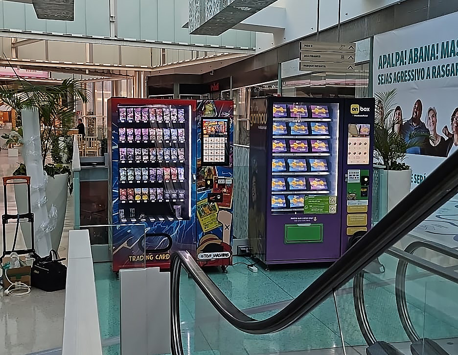 How a Trading Card Vending Machine Generates Daily Revenue in a Portugal Mall