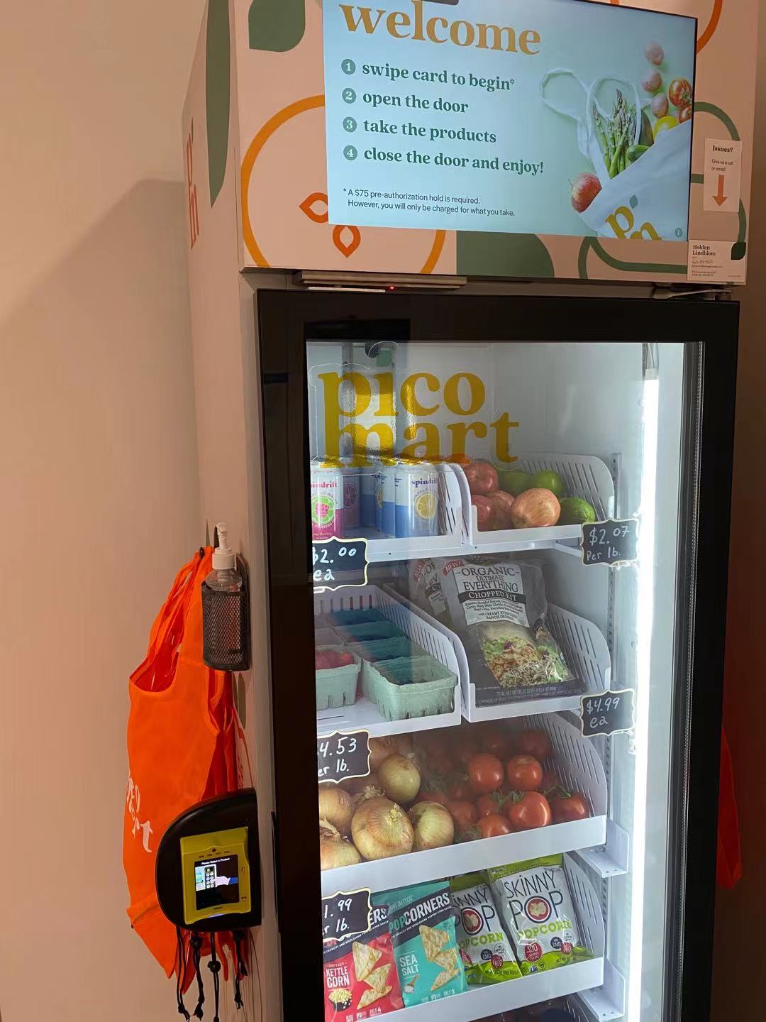 Weimi smart fridge snack drink vending machine in Netherland exhibition