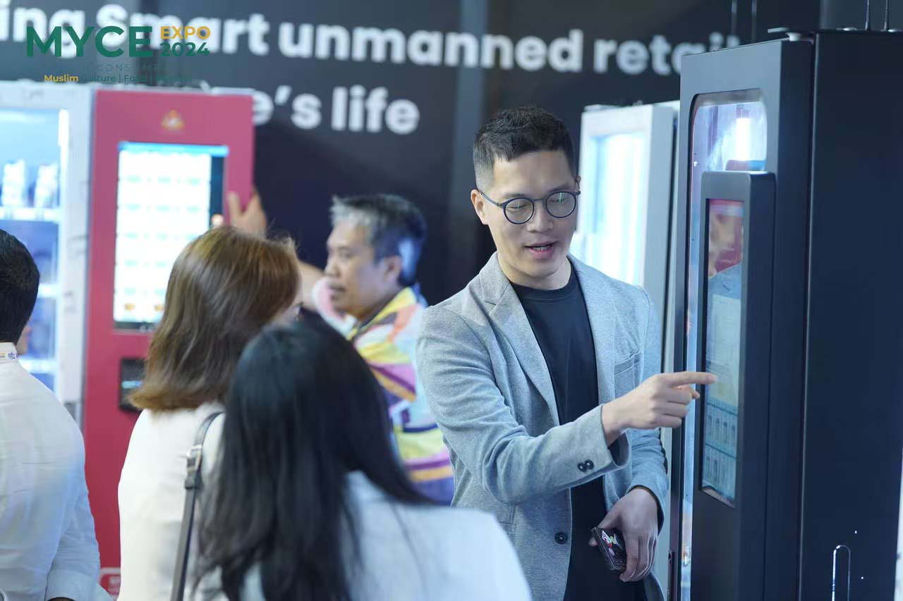 weimi vending machine in 2024 Retail Technology & Supermarket Equipment Expo