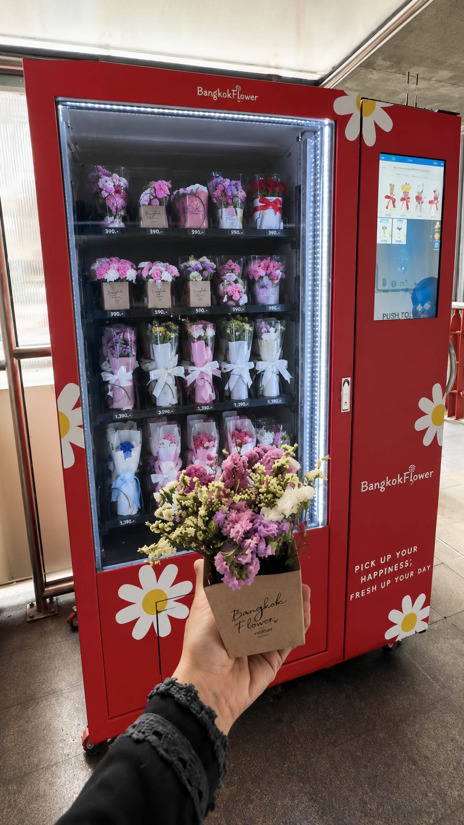 Bangkok Flower Vending Machine Case: 24/7 Smart Flower Retail Solution in Thailand